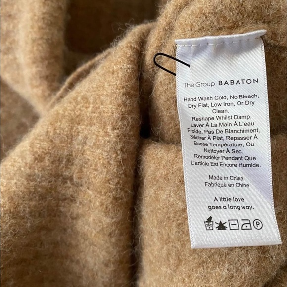 Aritzia the Group Babaton Turtleneck Alpaca Wool
Blend Sweater - Picture 5 of 8